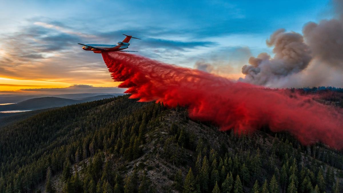 Firefighting Gel Retardants: Minimizing Evaporation and Extending Drop Accuracy